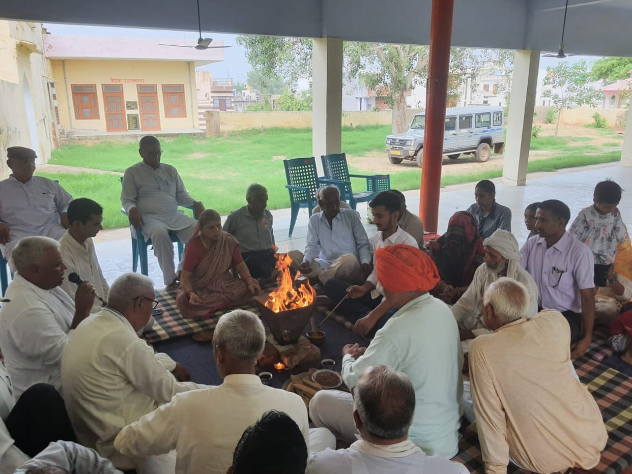 Havan performed in Arya Samaj temple