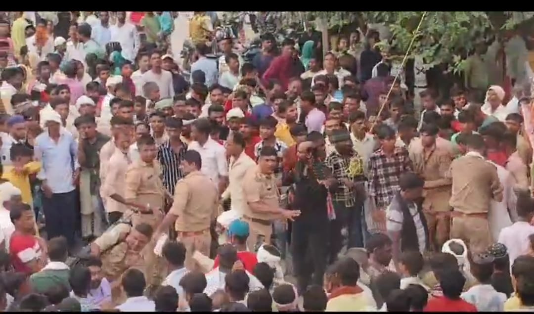 The crowd became furious during the Tajiya ceremony, police chased it away