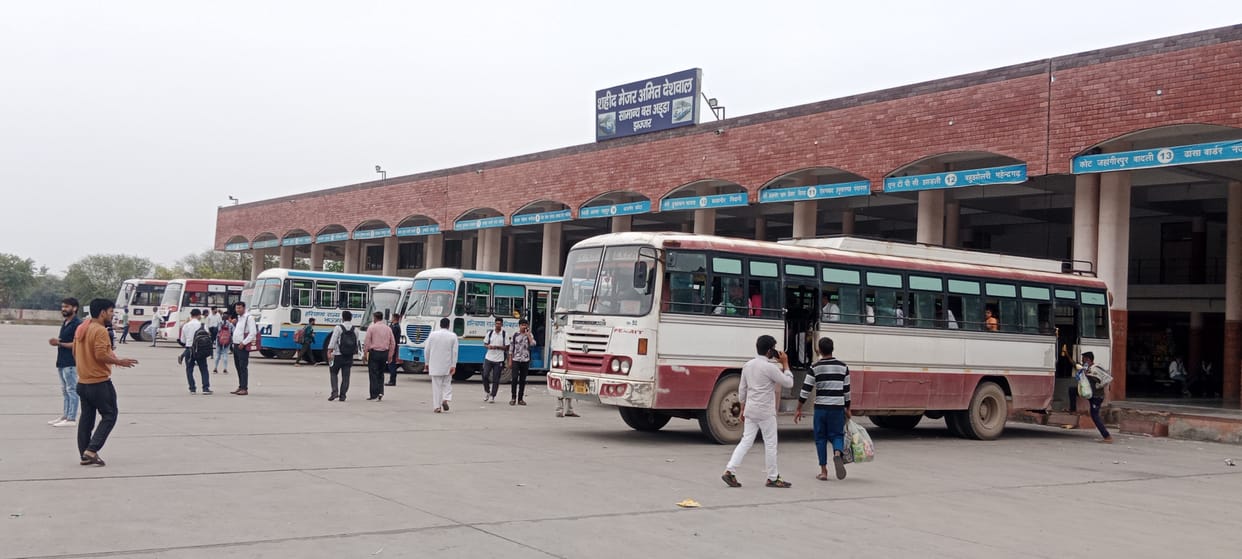 Buses sent to honor ceremony, passengers remained worried