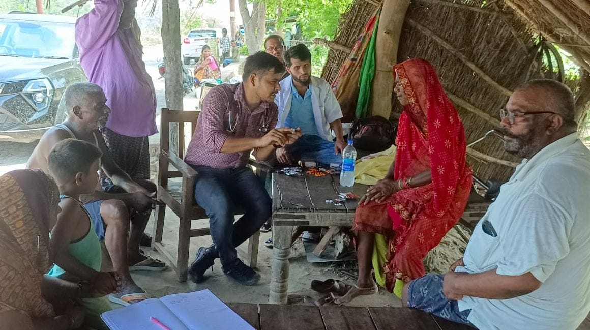 Health teams reached flood affected villages, distributed medicines to the victims