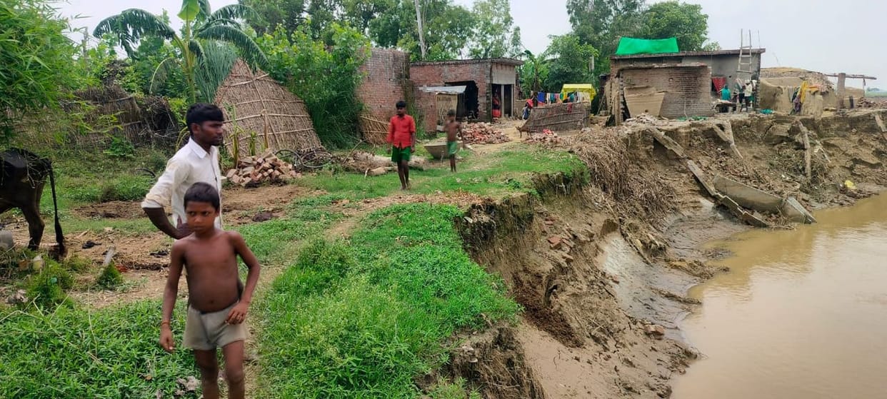 The river has taken away the land, there is no place to build a house.