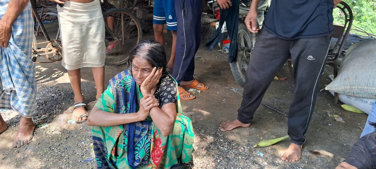An elderly woman jumped into the river due to a quarrel
