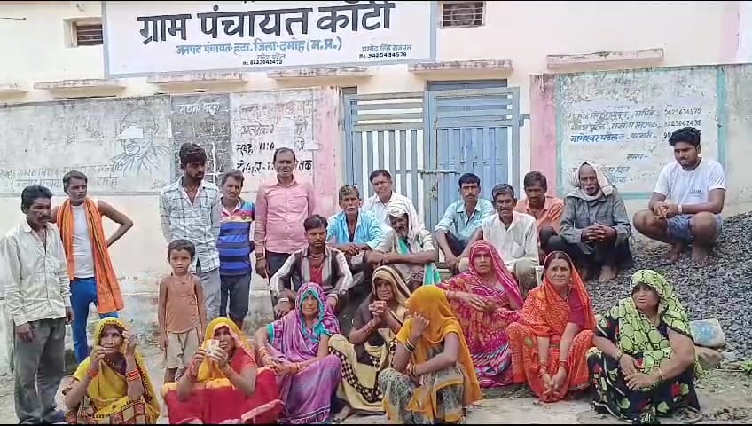 Villagers' allegation that the lock has been hanging in the Panchayat building for three months