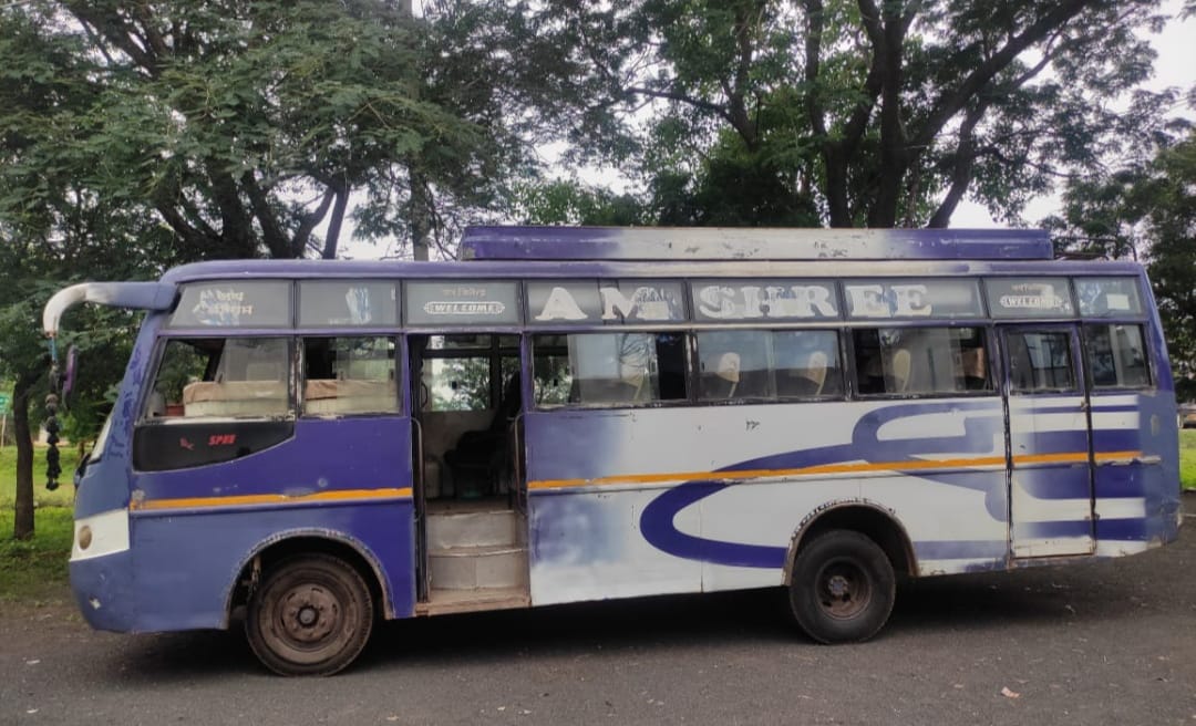 Damoh Crime News Suspecting that the gold jewelery had been stolen from the bag kept in the bus