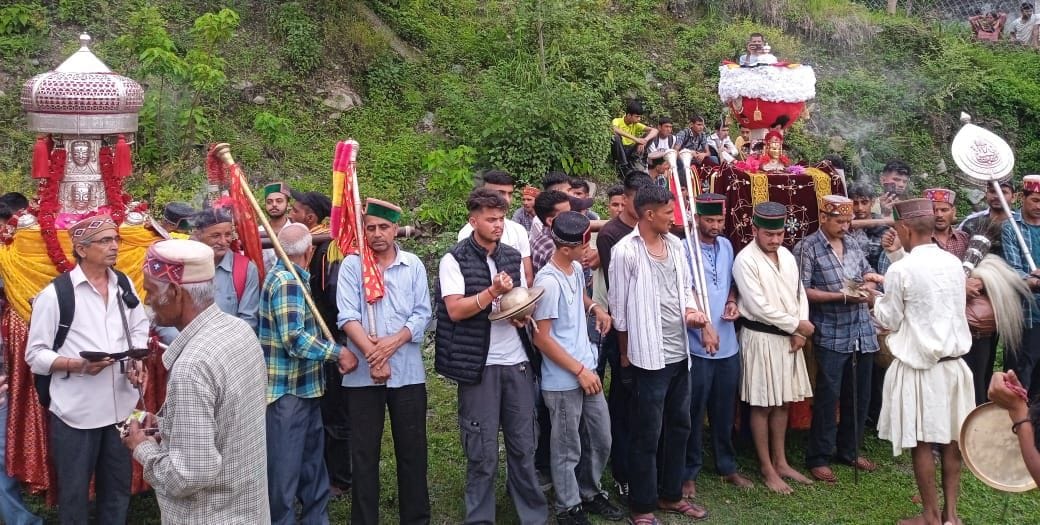 Shadhanu fair begins with the arrival of Dev Sutradhari Brahma and Paindal Rishi