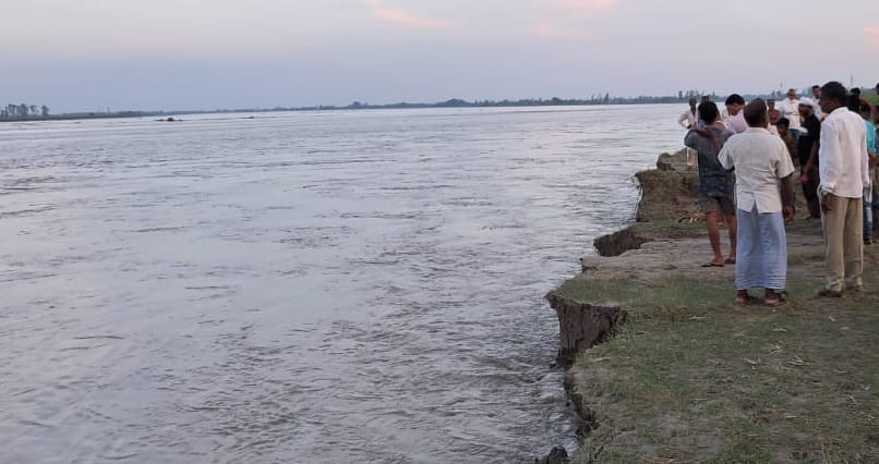 Houses affected by erosion, noise of waves disturbs sleep