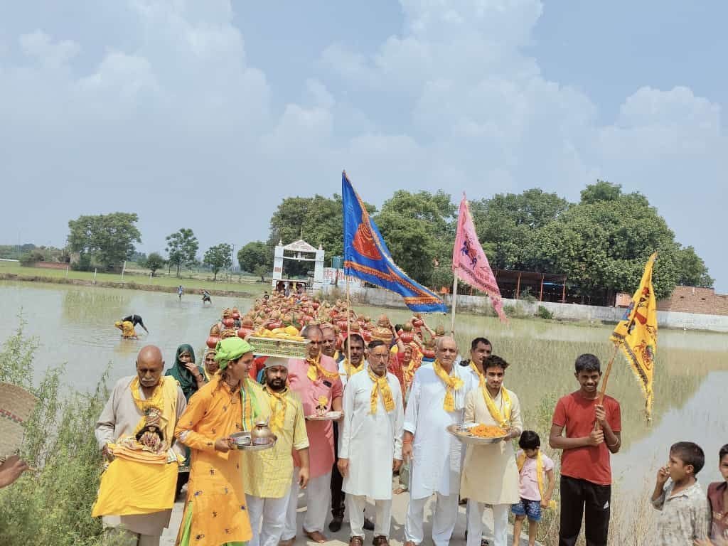 Kalash Yatra was organized in Sevli and Shrimad Bhagwat was inaugurated.