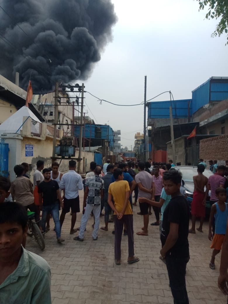 Fire in packaging factory, four vehicles brought under control
