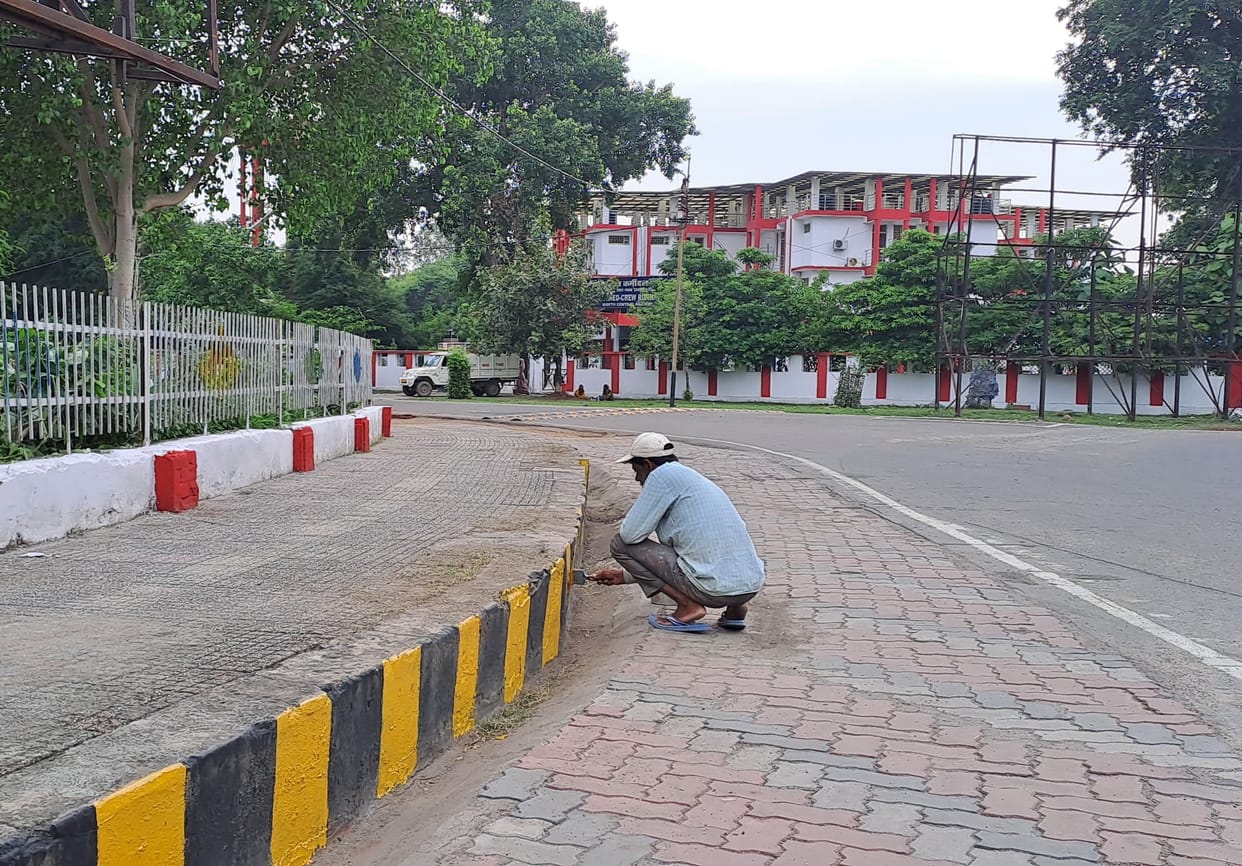 Amazing: Railways cleaned 7.30 crore liters of water in four years, then wasted it.
