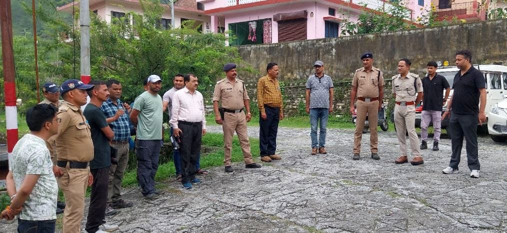 Team leaves to investigate temple construction in Devikund