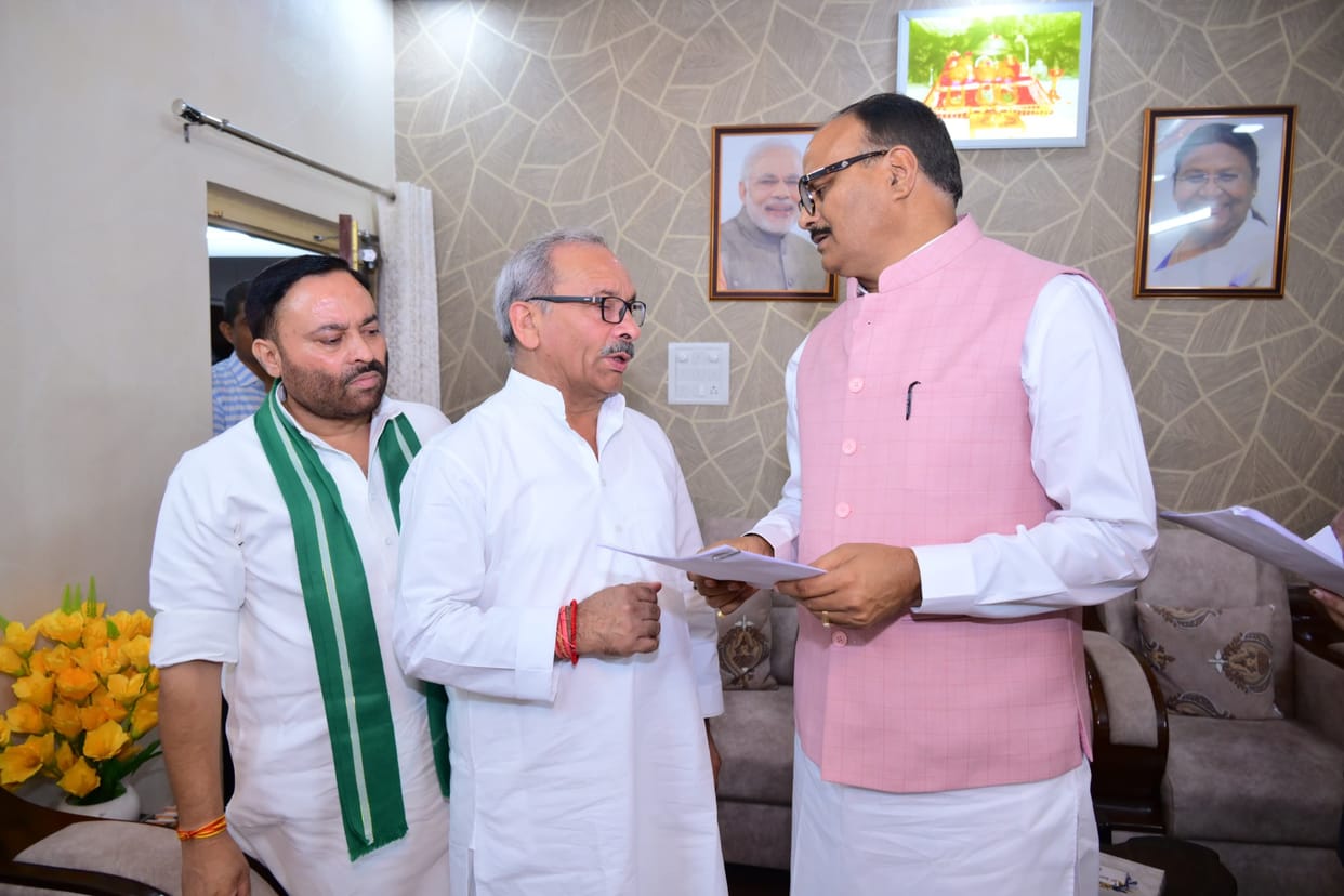 Demand for appointment of doctor and staff in Baghpat from Deputy Chief Minister