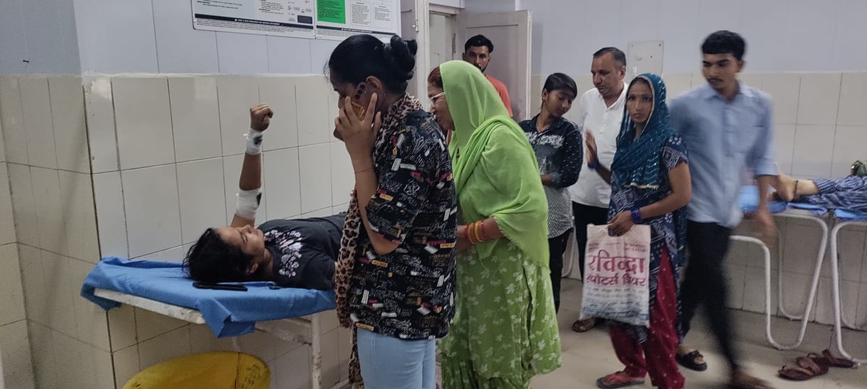 Girl injured in road accident undergoing treatment in civil hospital.