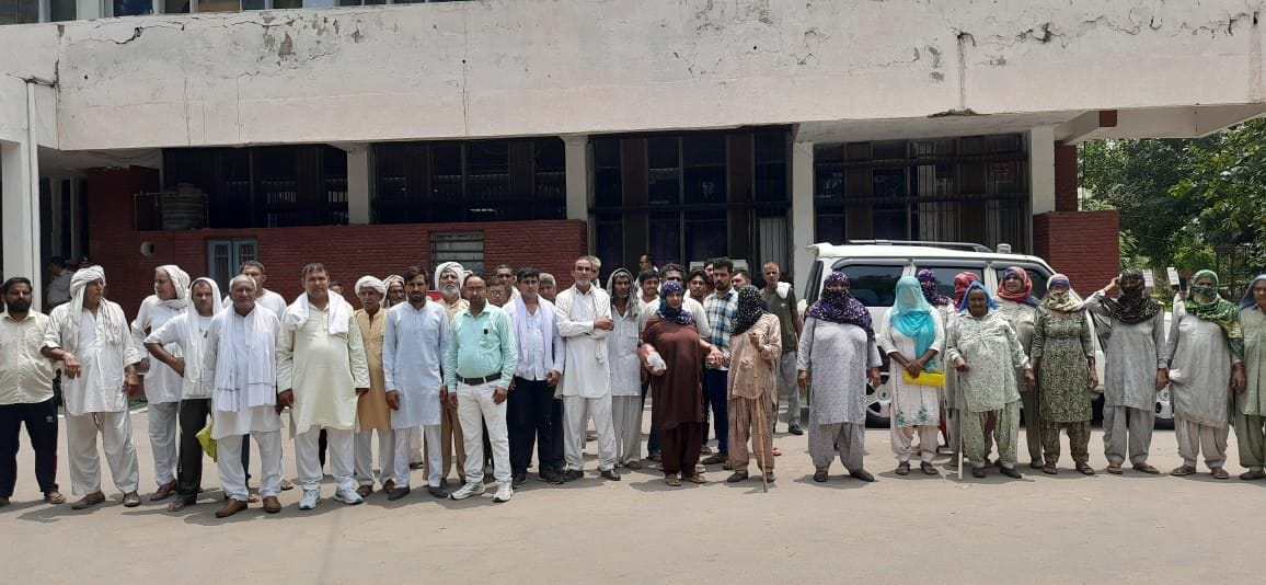 Villagers mobilized against the camp, accused of spoiling the village environment