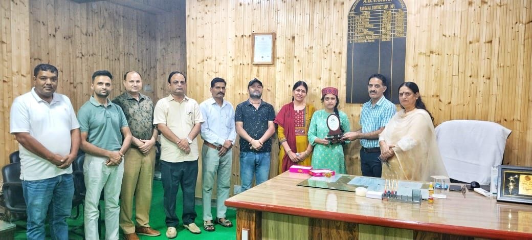 Bangana College student Ishita honored