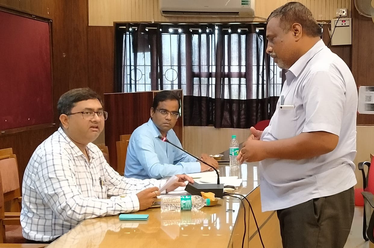 Officials of many departments did not attend Farmers Day