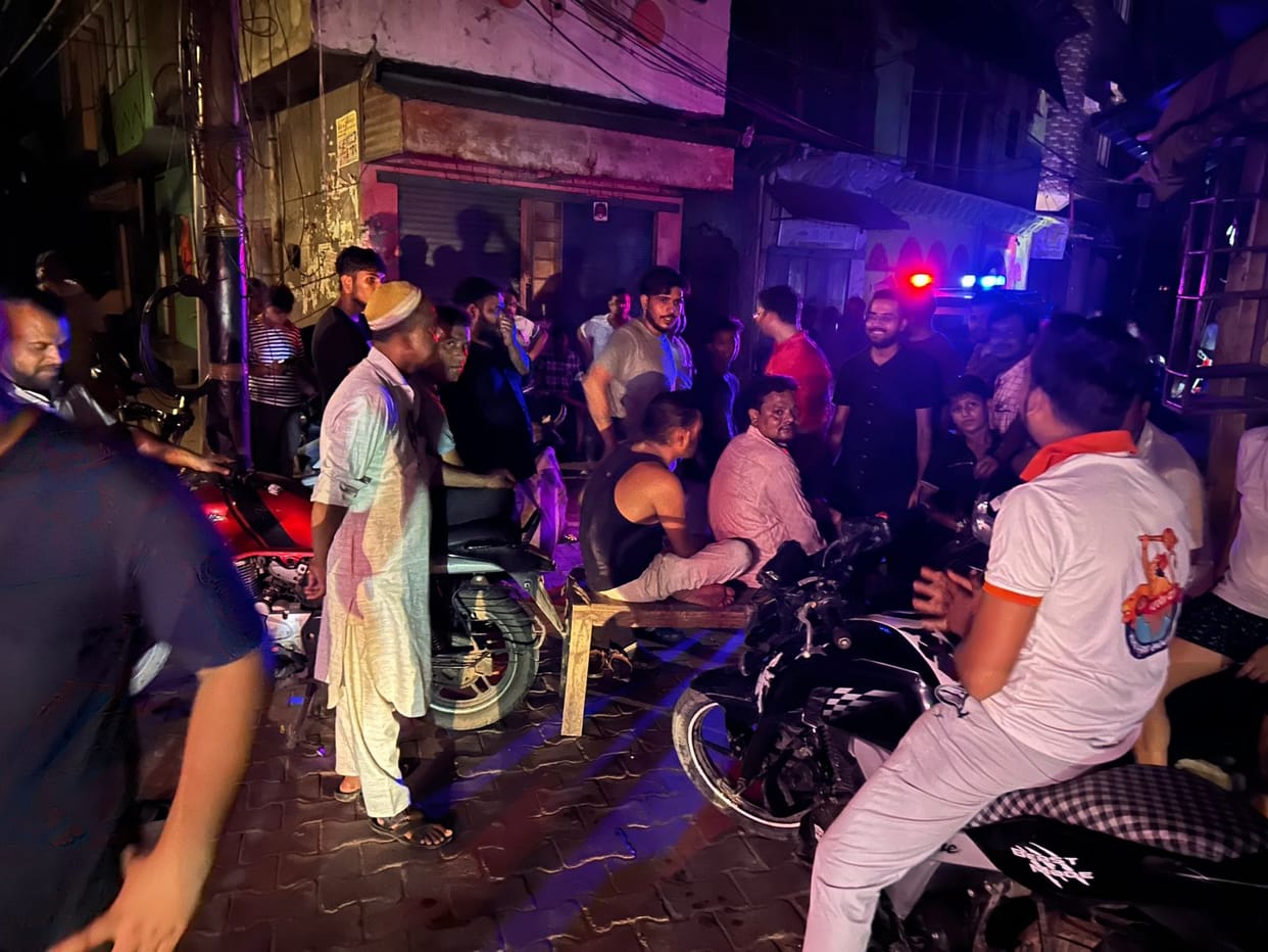 Enraged by several hours of power cut, people created a jam
