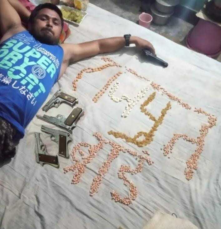 Married woman's lover seen with five pistols, still threatening