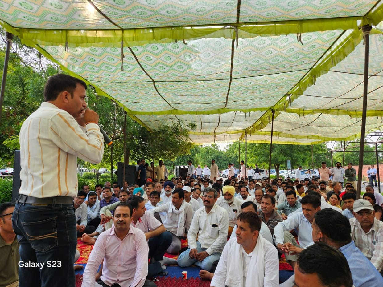 Government Primary Teachers Association submitted memorandum to CM regarding demands