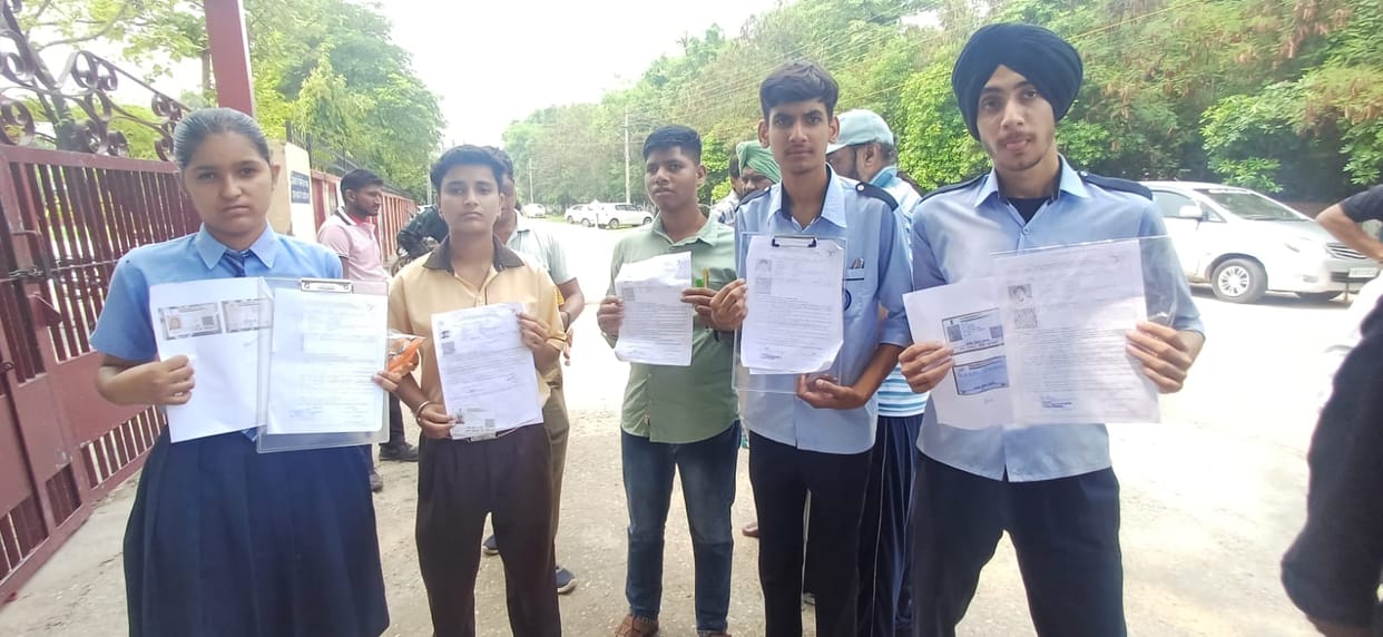 Students returned without giving the exam due to lack of identity card