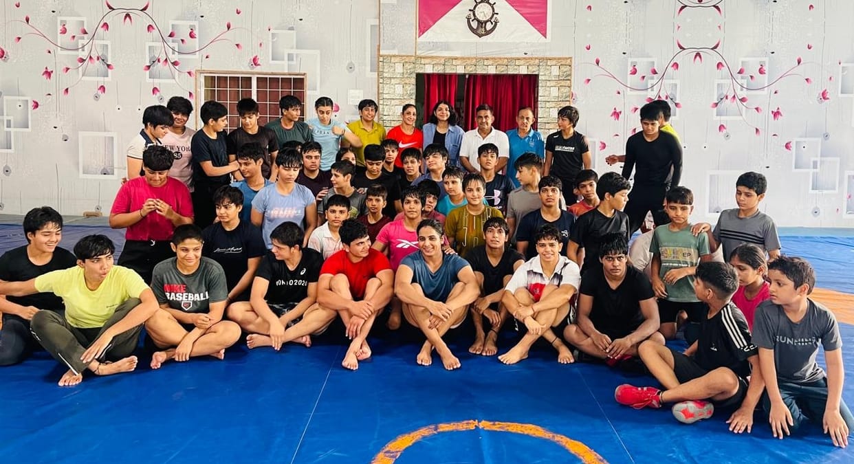 Olympian Sakshi Malik reached Sonipat, gave tips to junior women wrestlers