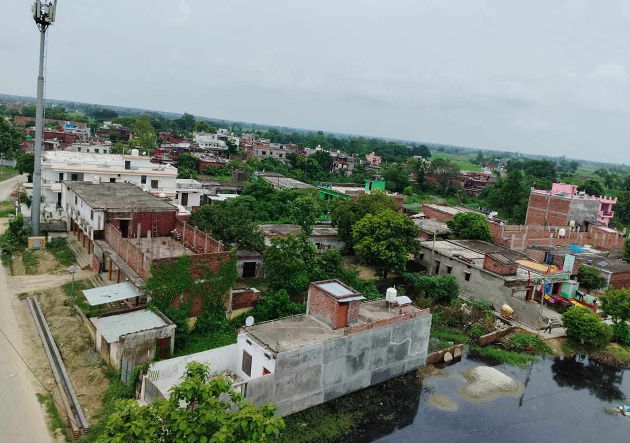 When development gained momentum, houses started being built in deserted areas.