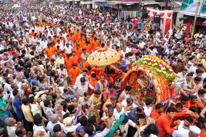 Now a police band of 350 soldiers will enhance the beauty of Baba Mahakal's ride