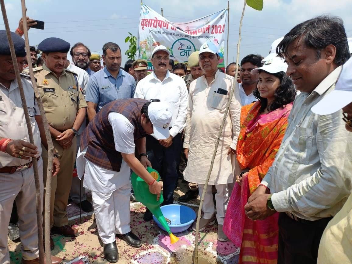 Planted 37 lakh saplings, resolved to make the earth green