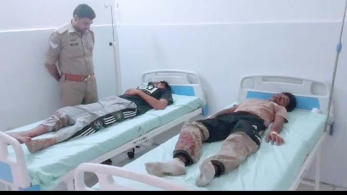 Two rewarded criminals and one policeman injured by bullet in encounter