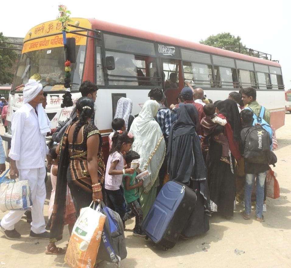 Train cancelled...passengers upset due to non-operation of bus on Balrampur route