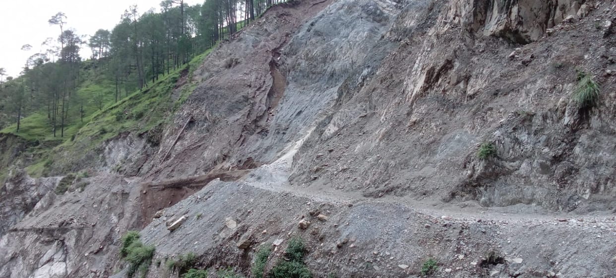 Four roads of Dewal block closed due to debris