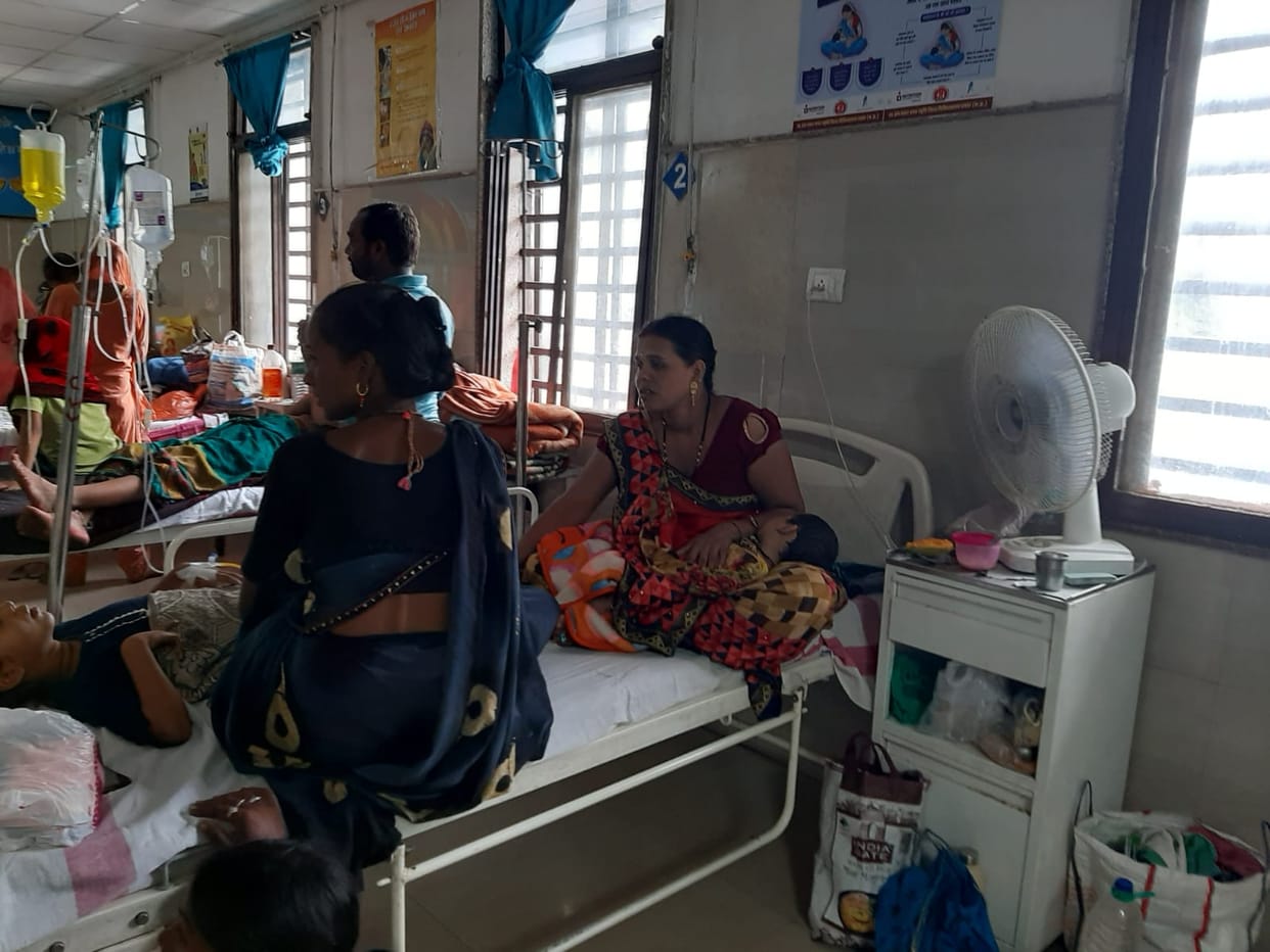 Humidity and heat increased seasonal diseases, OPD is running full in damoh