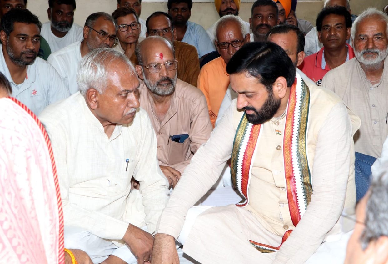 Chief Minister reached Narnaul, expressed grief over the demise of MLA's son