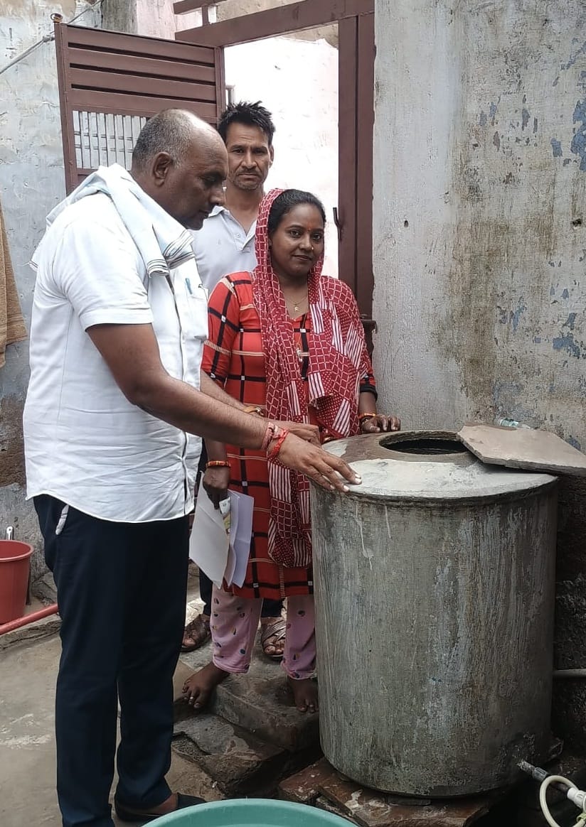 Dengue-malaria larvae found in six houses, team served notices