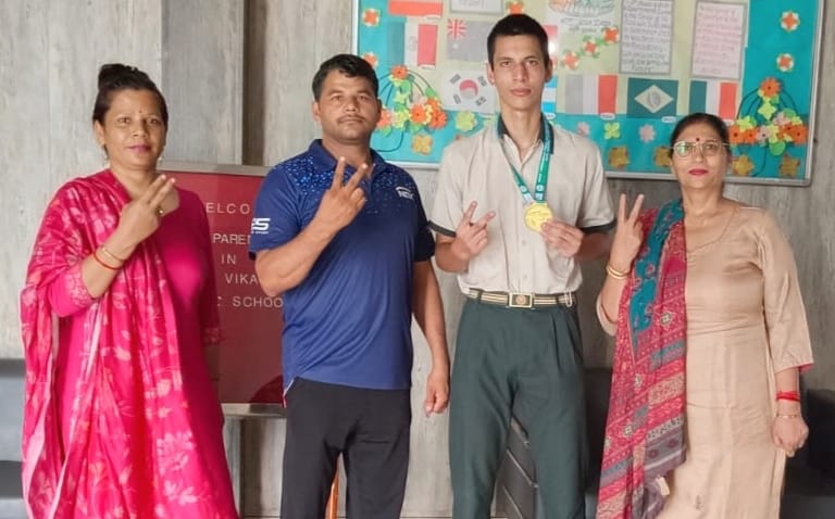 Welcomed Hardik who returned after winning the gold medal