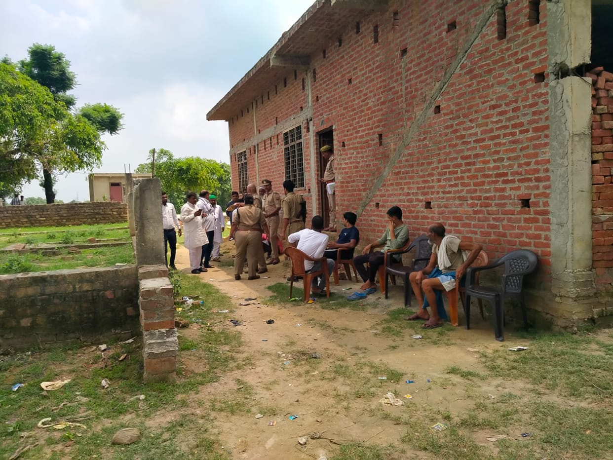 Robbery of Rs 10 lakh at a businessman's house, gun pointed at child for not giving the keys