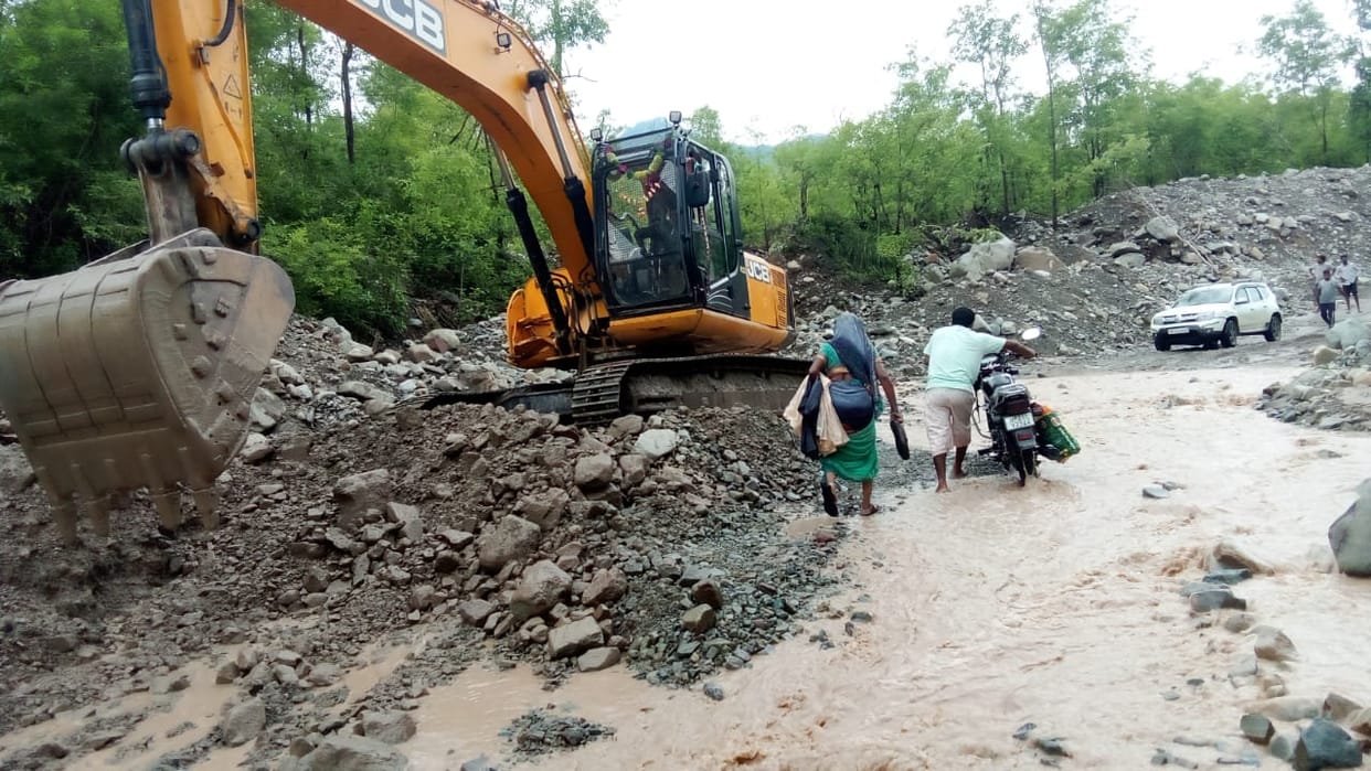 Bantanagad and Kirora blocked the road for seven hours on Purnagiri route