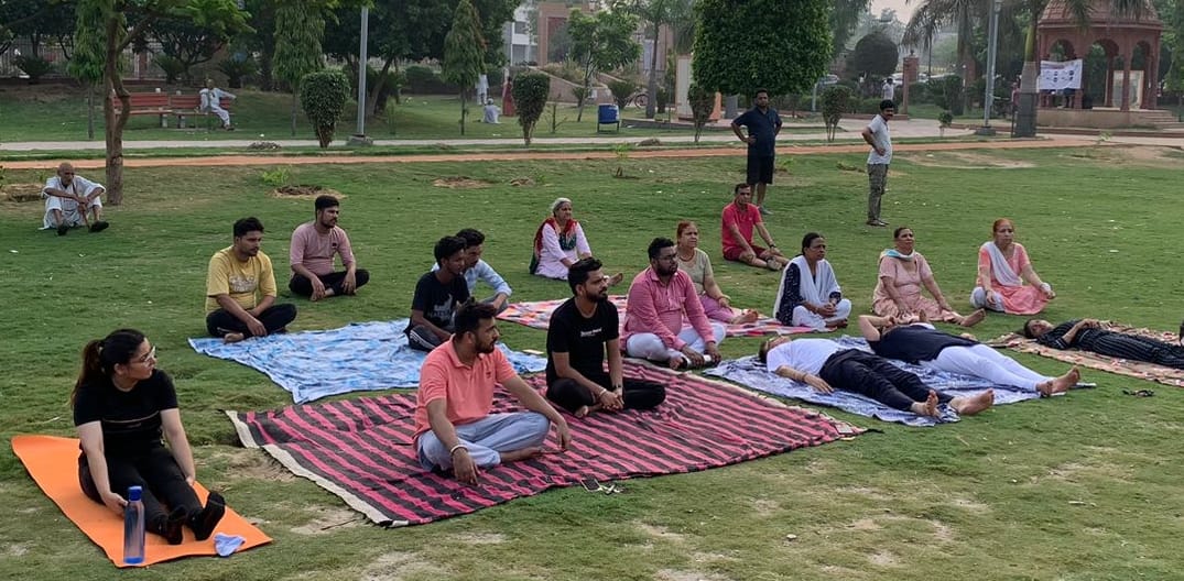 People were given yoga practice in the camp