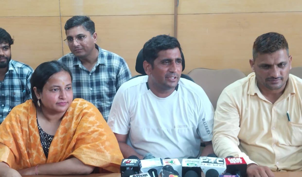 If demands are not met, clerk will go to Panchkula on 28th