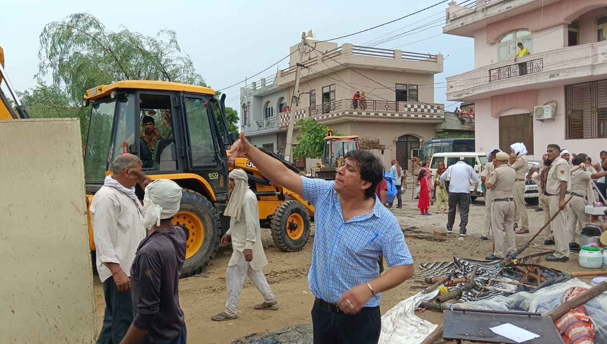 Yellow claw attacks slums in Palika Colony