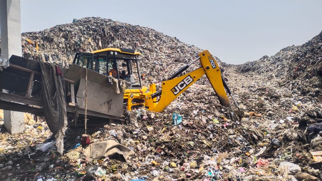 The system is dwarf in front of the mountain of garbage, the order of the Deputy Commissioner is flying in the air, the problem of the villagers is getting worse.