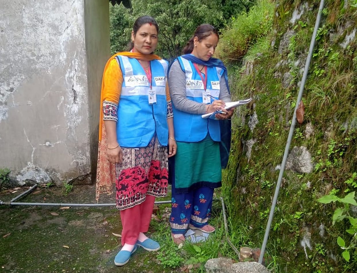 Now women will pay water bills at home on the lines of Jal Shakti Department employees.