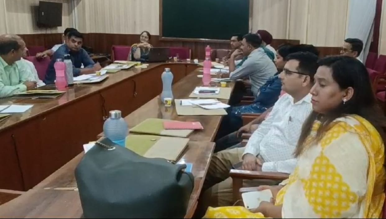 Told pharmacy officers how to give TB medicines