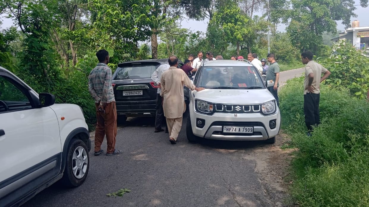 Two cars collided near Kaiharwin Chowk