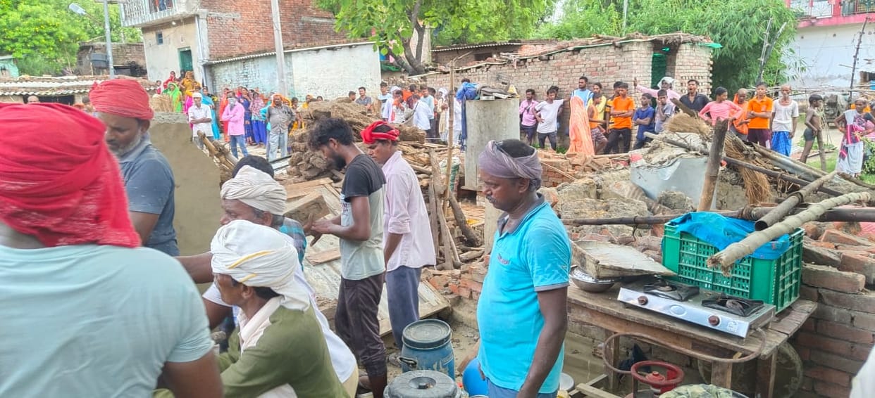Illegal encroachment removed from barn land on complaint of head representative