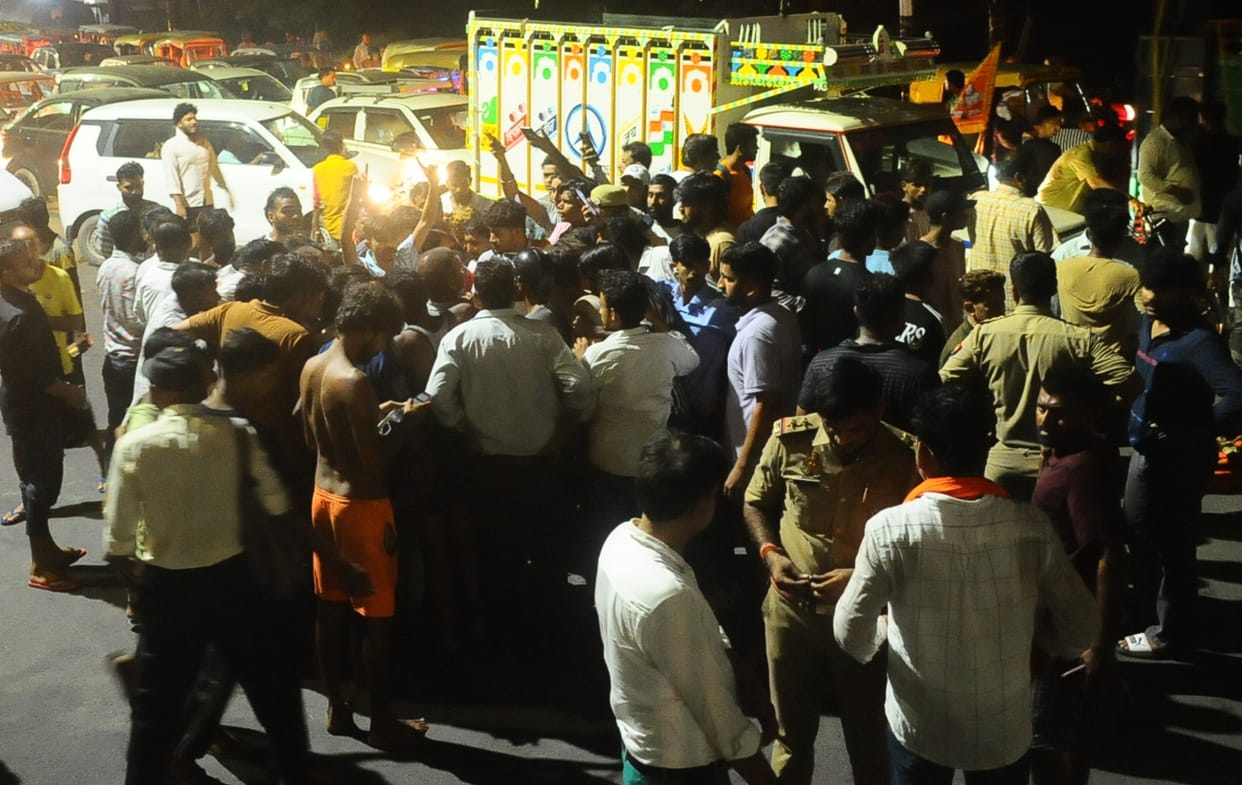 After finding animal remains, members of Hindu cow protection group blocked the road, created ruckus