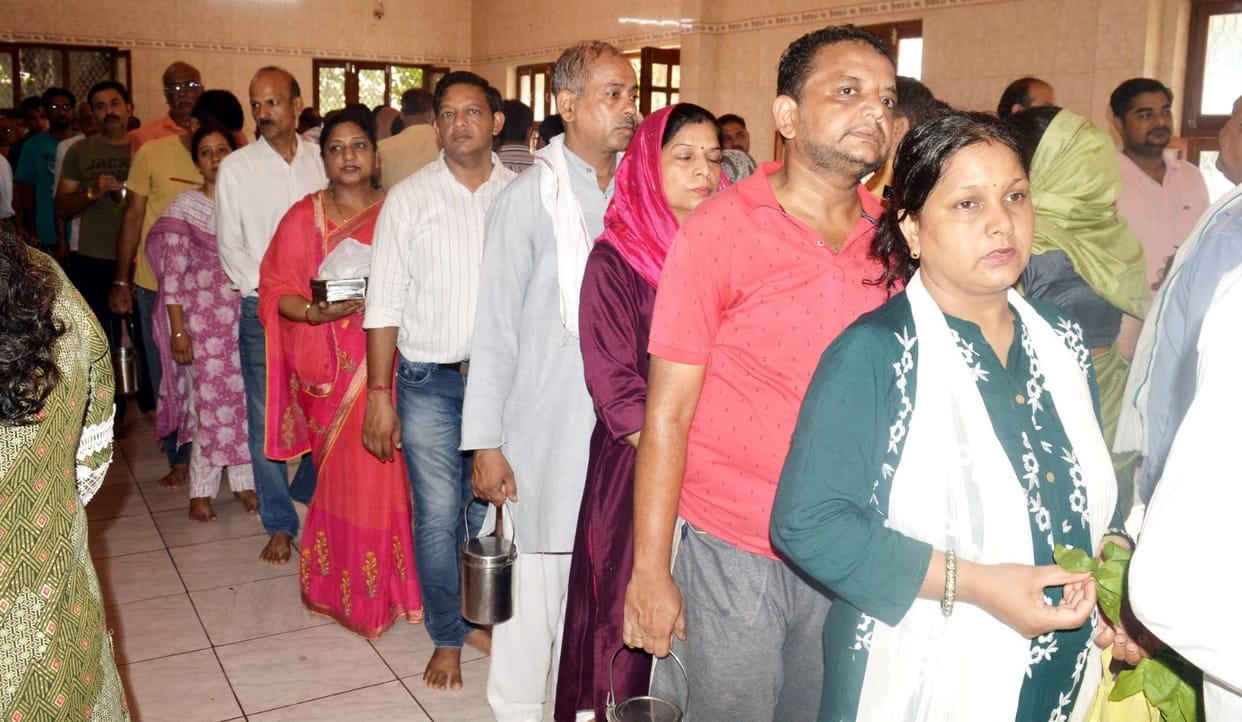 Crowd of devotees gathered in Shiva temples on the first Monday of Sawan.