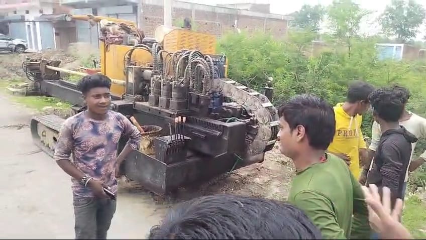 Private Mobile company damaged the pipeline while laying 5G line