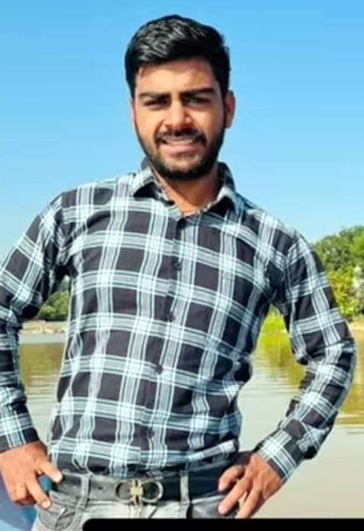 Bull came in front of bike, young man died due to collision