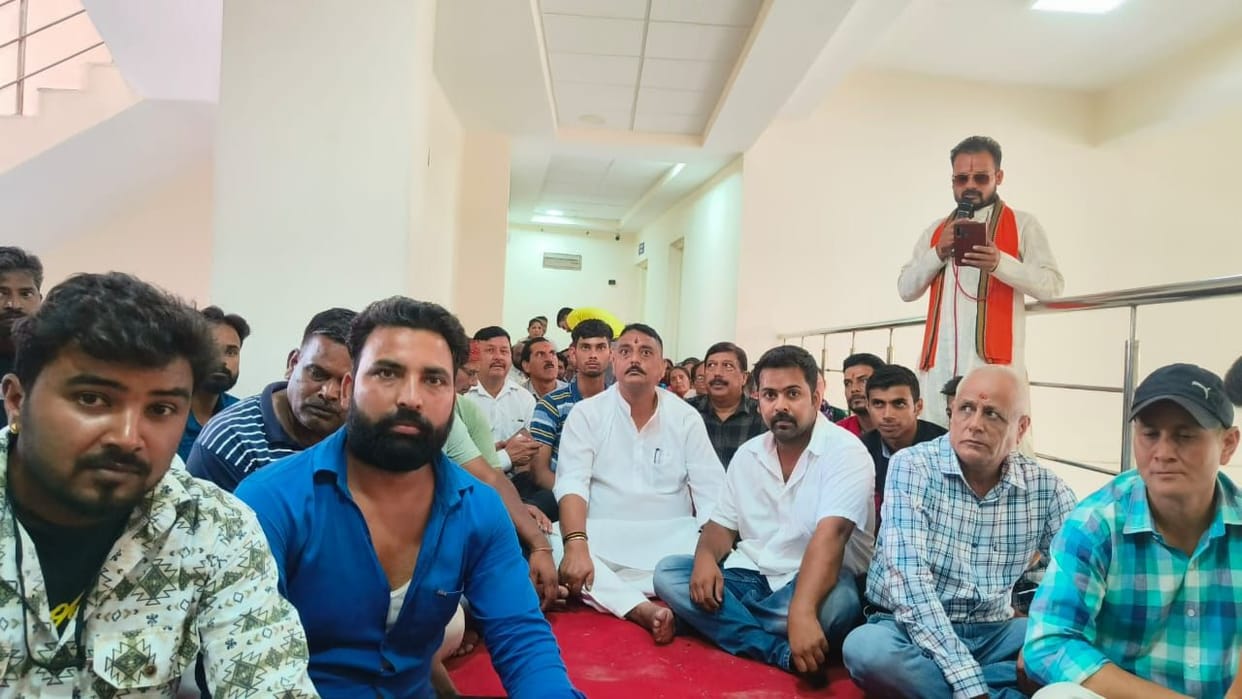 Medical college health workers surrounded the principal's office