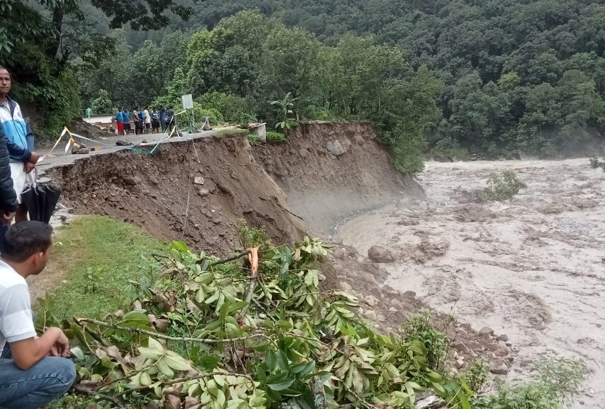 Mandakini river is wreaking havoc in Madkot area